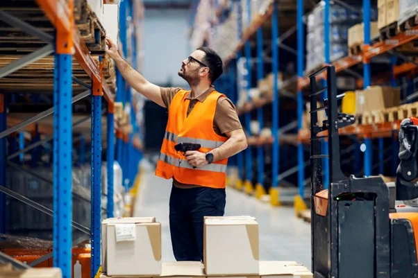 Stok Kontrol ile Stok Sayımı Arasındaki Temel Farklar: Depo Yönetimi Rehberi
